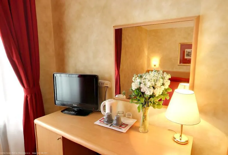 Hotel Roma Praha 4*,